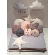 Bedpsread 90 x 100cm by Mouche